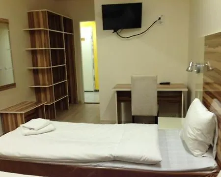 Arkadia & Hotel 2*