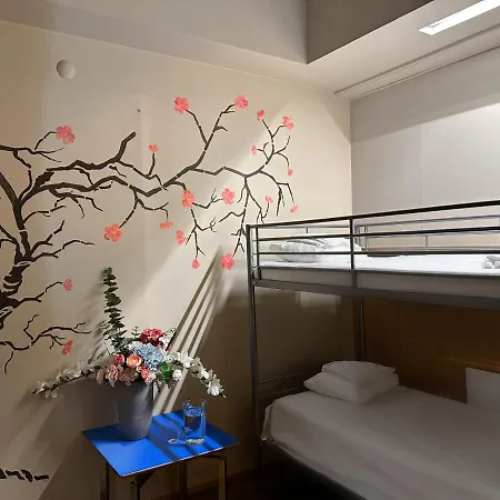 Arkadia & Hotel 2*