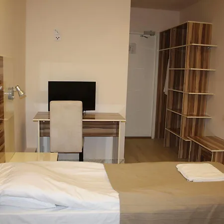 Arkadia Hotel 2*