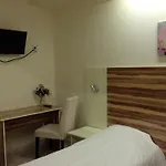Arkadia Hostel Hotel